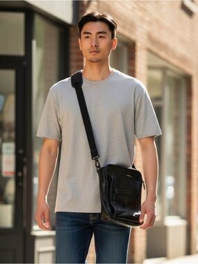 Tumi Crossbody Messenger Black Leather Bag Pockets